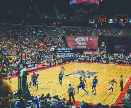 青春风暴席卷诺坎普！巴萨以23岁214天平均年龄创欧冠改制后第三年轻首发纪录