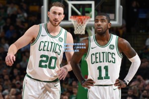 多纳鲁马两度荣膺雅辛奖创历史，门神传奇地位再获足坛加冕